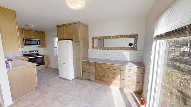 Photo - 1712 Traver Rd