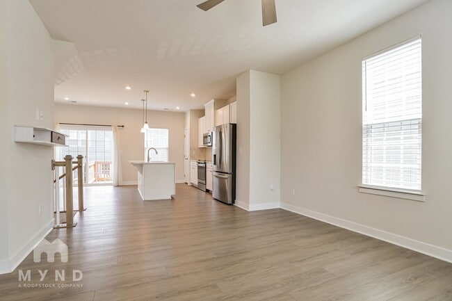 Photo - 2423 Dr Carver Rd