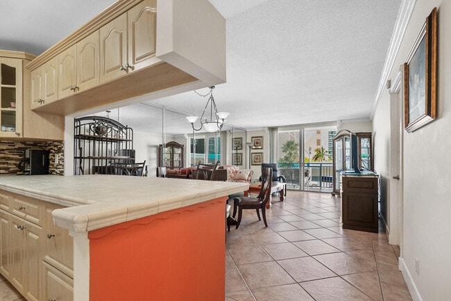 Building Photo - 1801 S Ocean Dr Unit 332