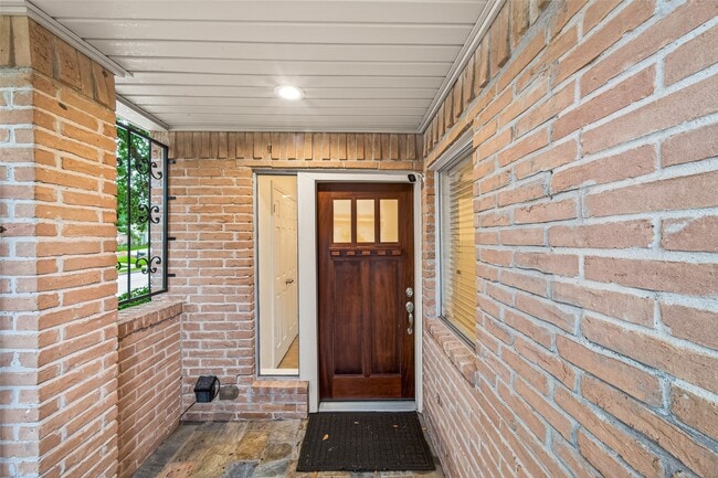 Photo - 14222 Stokesmount Dr