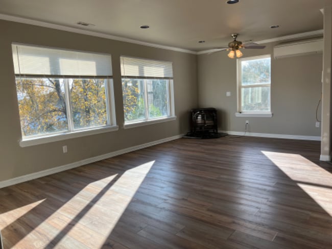 Photo - 12 Lake Louise Dr SW