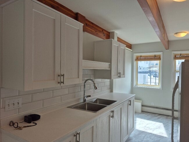 Photo - 1491 Government St