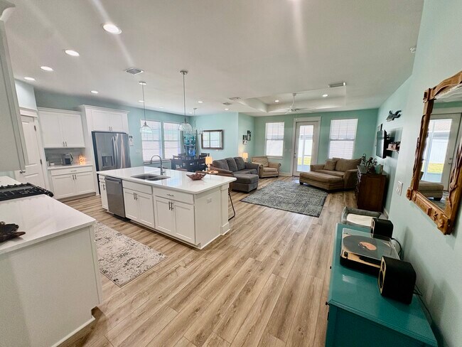 Photo - 454 Locksley Dr