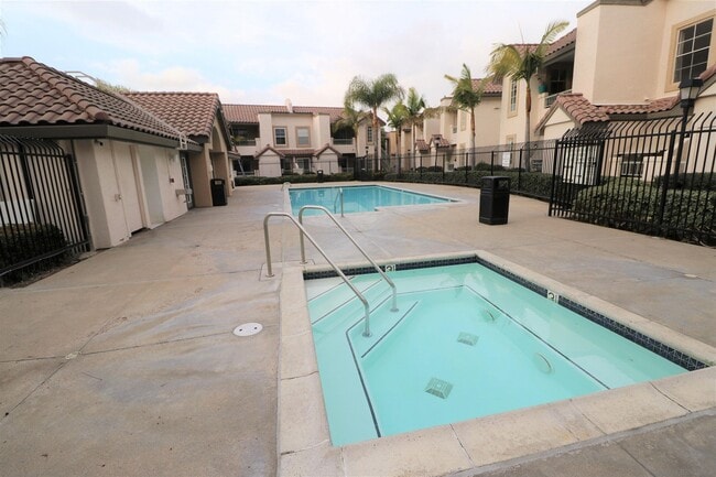 piscina jacuzzi - 8680 New Salem St Unidad 148