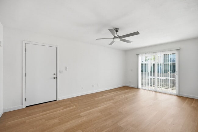 Photo - 2844 E Marconi Ave Unit 101