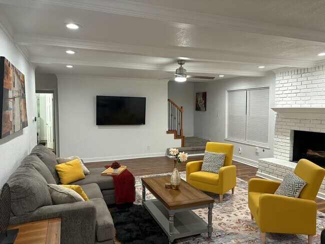 Photo - 17211 Rolling Creek Dr