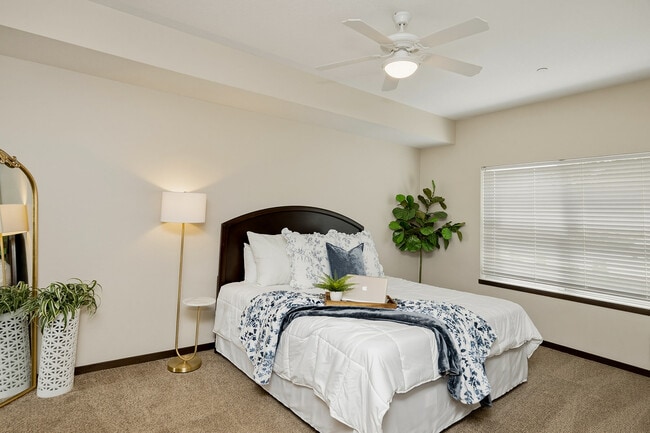 Photo - Sierra Pointe Apartments