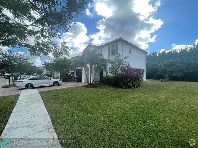 Building Photo - 9074 SW 39th St Rental