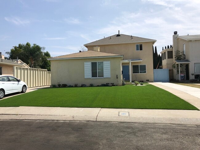 Building Photo - 8422 Glider Ave Rental