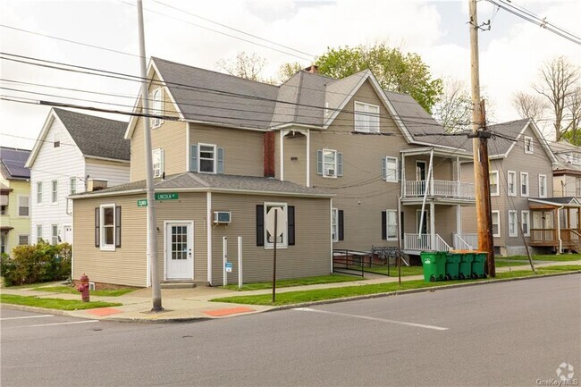 Building Photo - 35 Lincoln Ave Unit A Rental