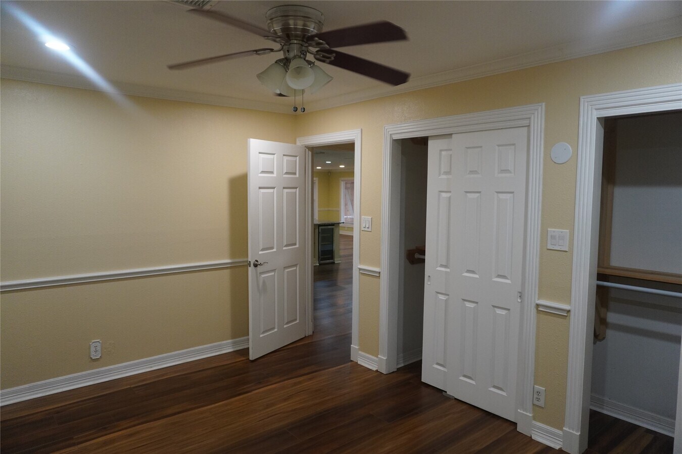 Photo - 7506 Dearborn St
