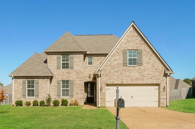 Building Photo - 90 Fairway Hills Dr