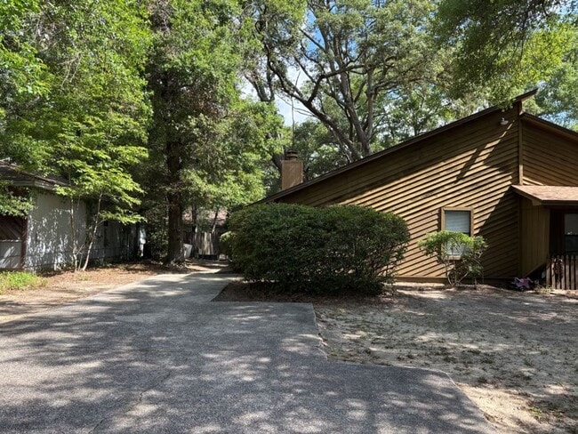 Photo - 408 Deborah Ln House