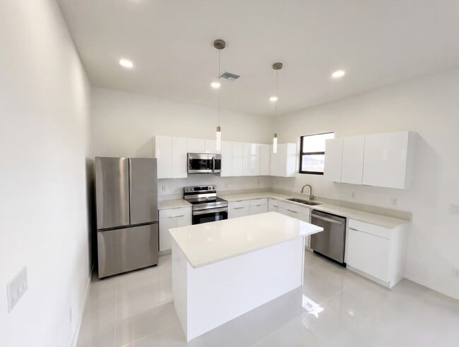 Photo - 4402 NW 34th St