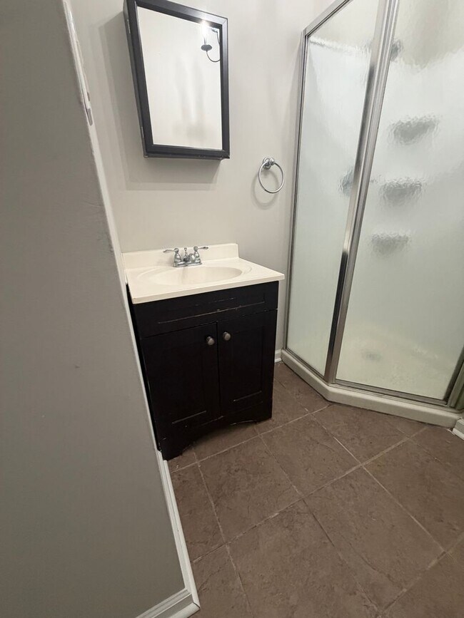 9 Sunset Ave Unit 9 Sunset - Apartment