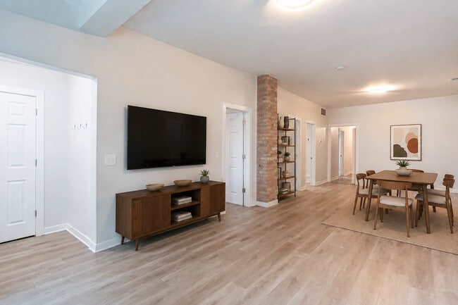 Photo - 3646 W Wabansia Ave