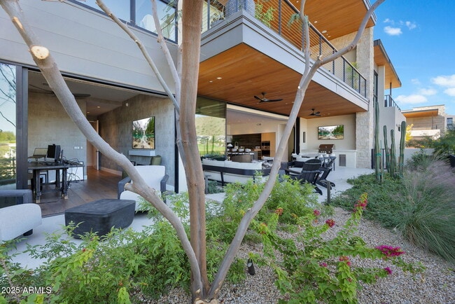 6321 E Phoenician Blvd