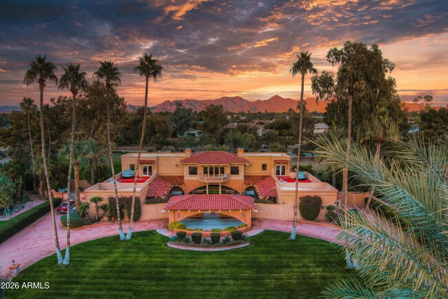7156 Oakmont Dr