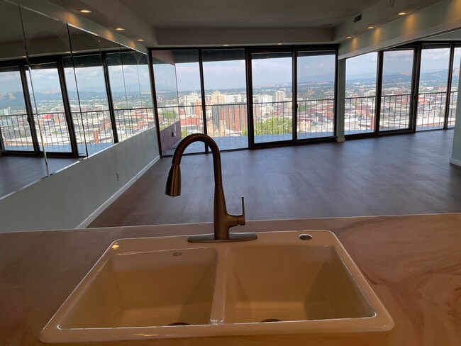 Building Photo - 700 W 7th Ave Unit 804 Rental