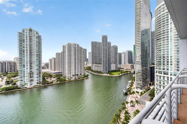 Building Photo - 325 S Biscayne Blvd Unit 2219