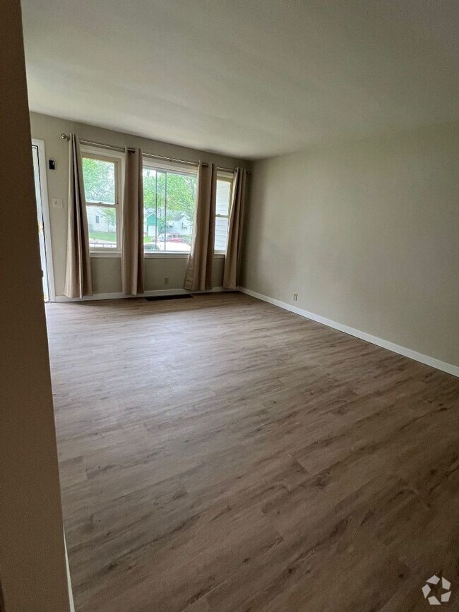 Building Photo - Spacious and Freshly Remodeled in Ritenour... Rental