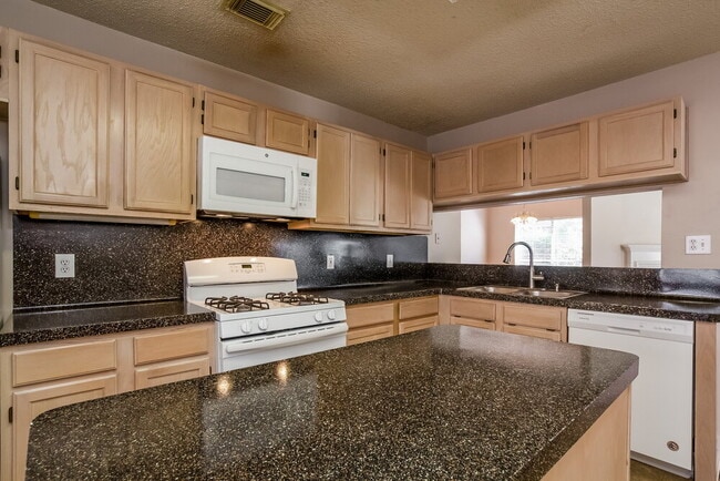 Photo - 7131 Maple Walk Dr