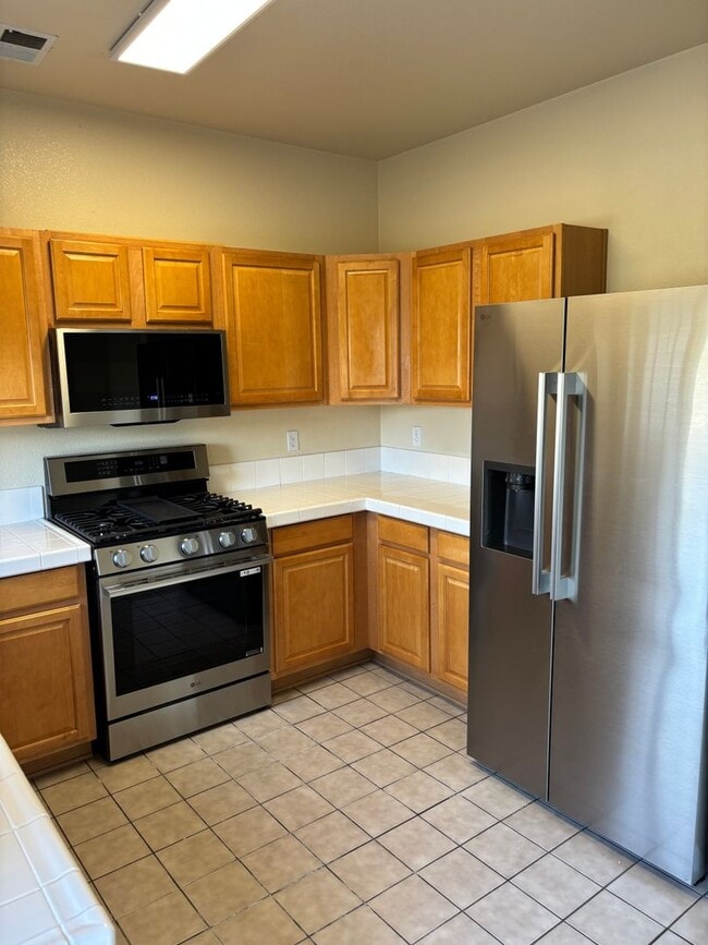 Photo - 2 bed - 2.5 bath - 2 car garage Townhome
