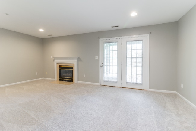 Photo - 733 Mashie Ct