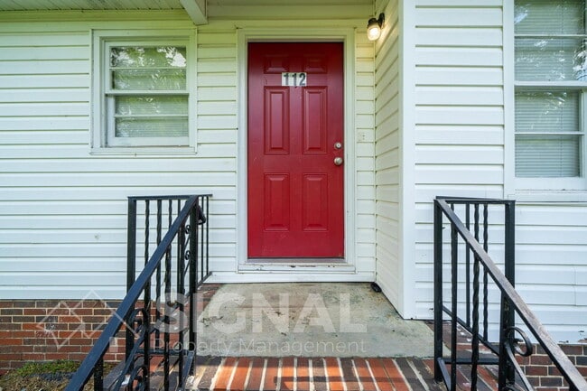 Photo - 112 19th Ave NW
