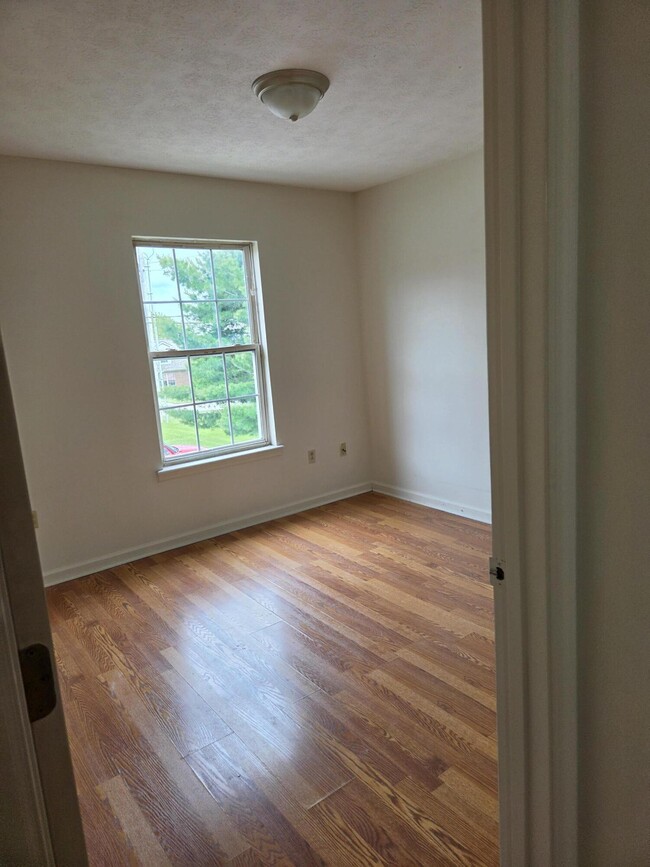 Photo - 1000 Heathcliff Dr Unit 1