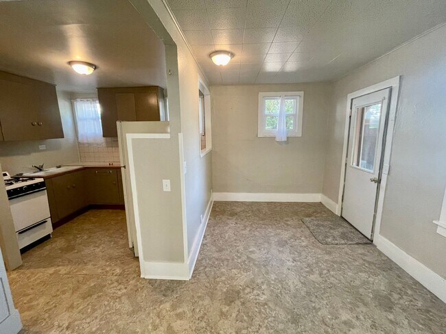 Photo - 523-525 NW 11th St Unit 525 - Lower