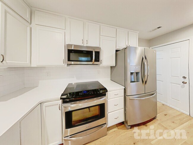 Photo - 4021 Deer Run Trce