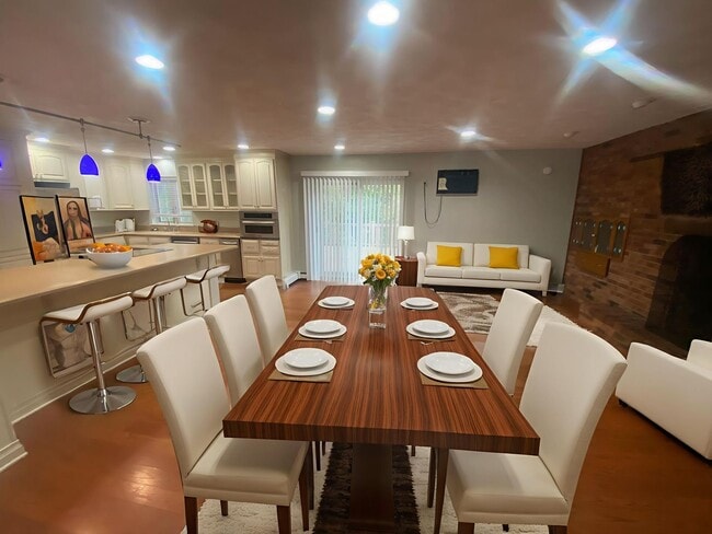 Photo - Beverly Manor