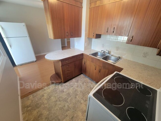 Photo - 9648-9153 153 St NW