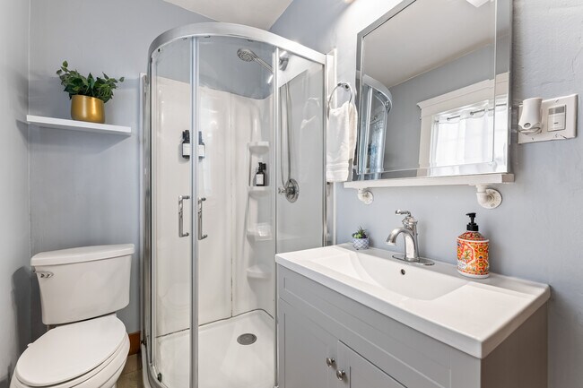 Photo - 732-736 Redondo Ave