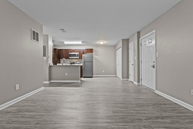 Photo - Spacious Cove Springs 3 & 4 Bedrooms