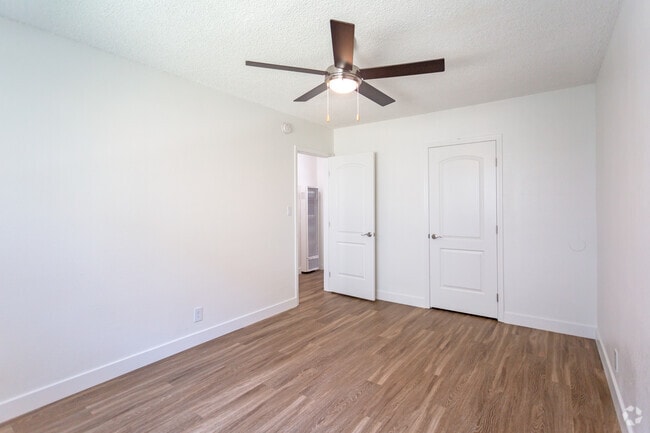 2BA,1BA- Bedroom - Coldwater Canyon Apartments