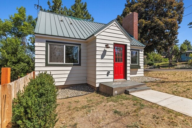 Photo - 1500 Siskiyou St