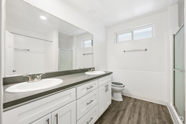 3BR, 2BA - 1850SF - Primary Bathroom