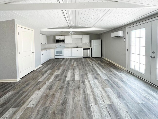 Photo - 323 Texas St Unit 323 Texas Street -  A