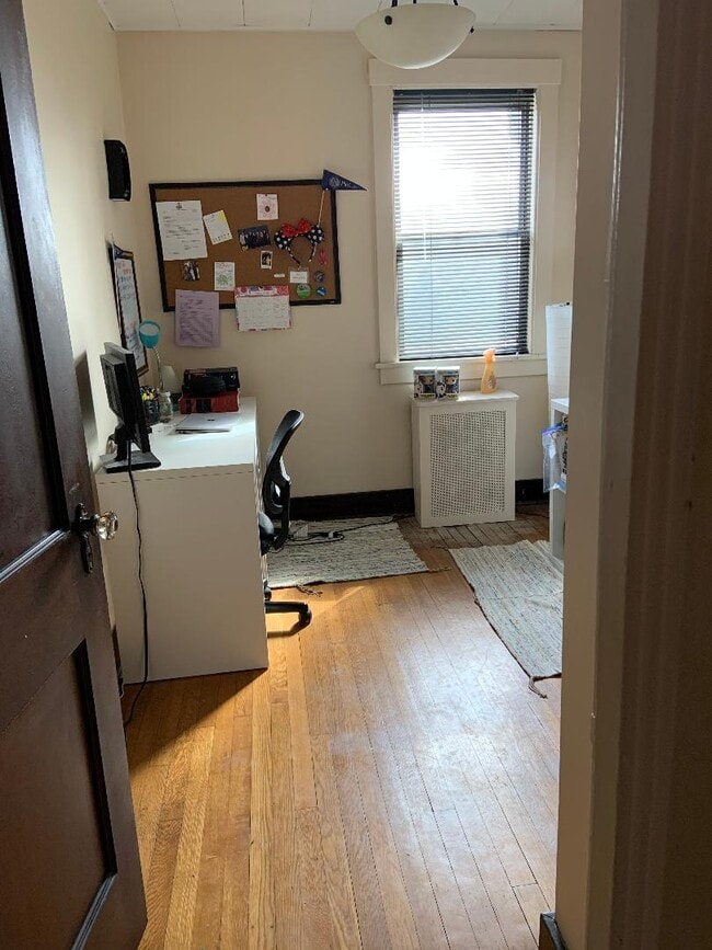 Bedroom 3 or office - 3322 Parkview Ave