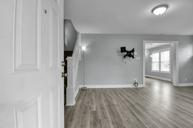 Photo - 626 E Jenkins Ave