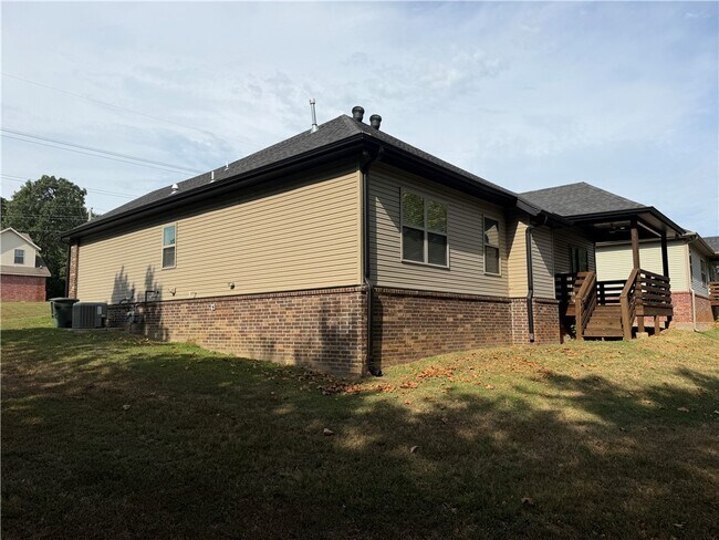 1983 E Peppervine Dr
