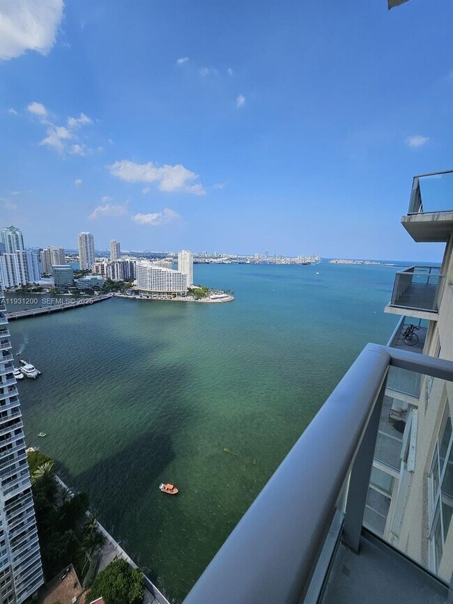 Building Photo - 1155 Brickell Bay Dr Unit 3408