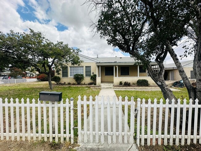 Photo - Single-Story Home on a Large Lot in Redlands