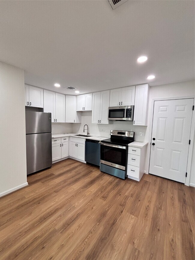 Photo - 9913 Porto Rico Rd