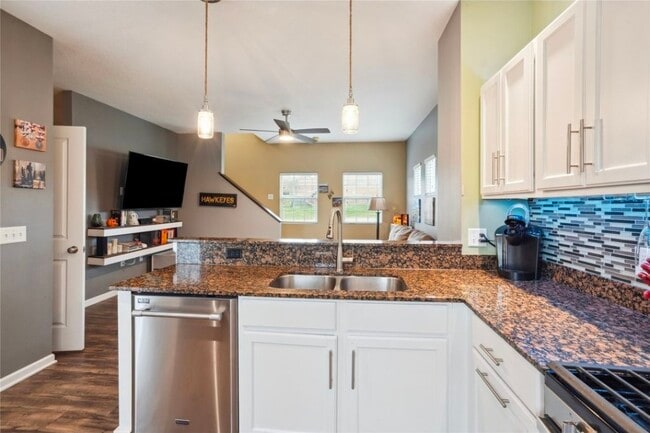 Photo - 2102 High St