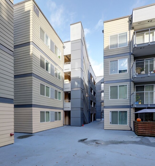 Photo - 2 Bedroom/1 Bath Luxury Beacon Hill Condo, Perfect Location!! Unit C304