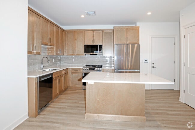 1BR,1BA - 713SF - Kitchen - The Glen at Glen Rock Station