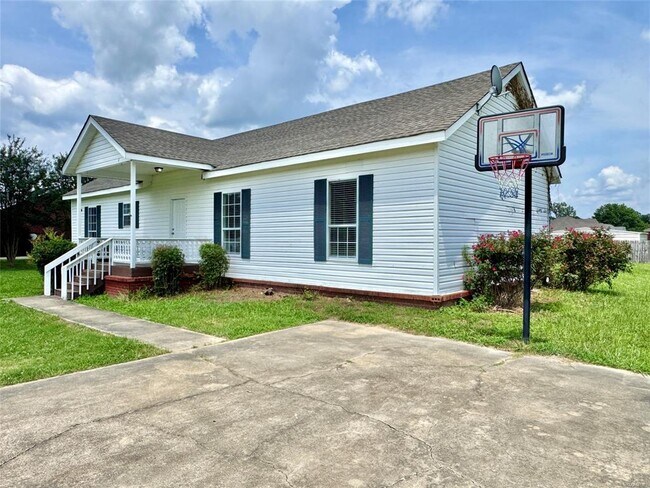 1520 Hogan Rd